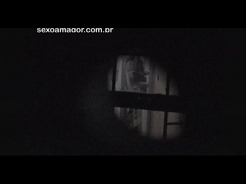 ❤️ Lourinho é filmado secretamente por um voyeur de bairro escondido atrás de tijolos ocos ❤ Porno doméstico em porno pt.pornolymp.ru ﹏