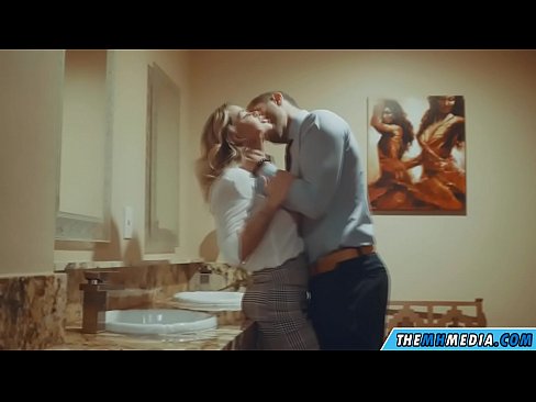 ❤️ Quando uma loira peituda o seduz numa casa de banho pública ❤ Porno doméstico em porno pt.pornolymp.ru ﹏